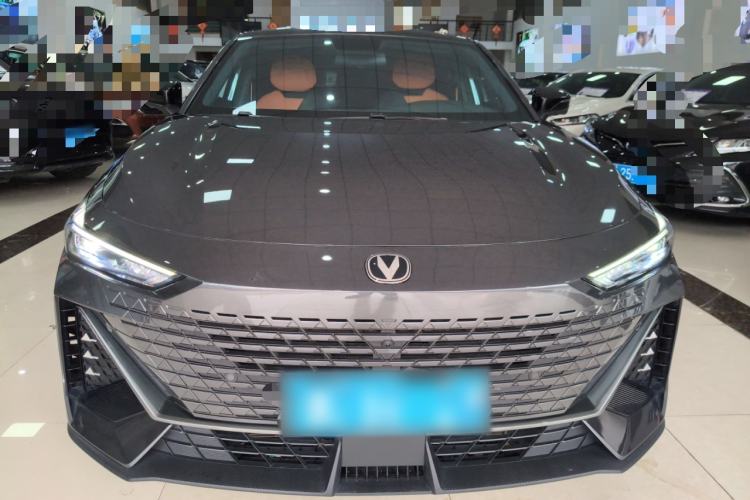 Used CHANGAN UNI-V 2022 1.5T Prestige Version Front