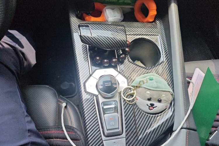 Used CHANGAN UNI-V 2022 1.5T Prestige Version Gear Lever