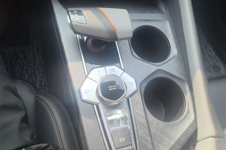 Used CHANGAN UNI-V 2022 1.5T Smart Navigation Version Gear Lever