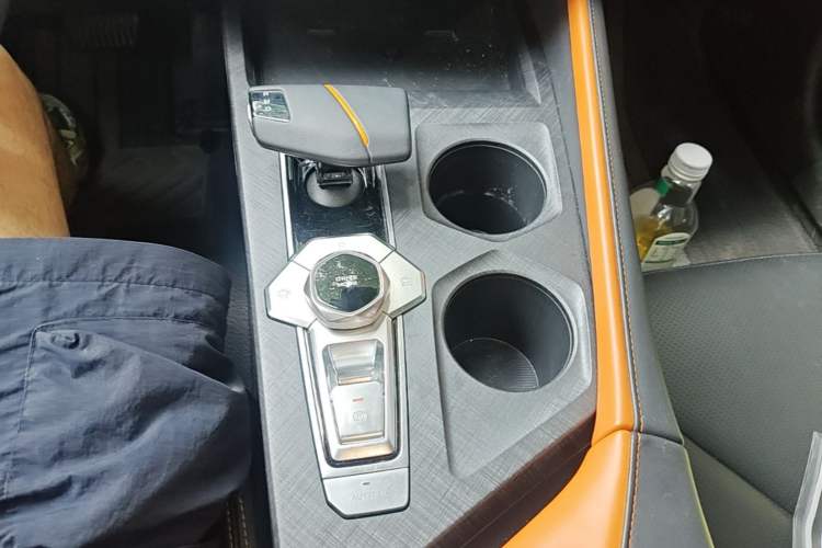 Used CHANGAN UNI-V 2022 1.5T Prestige Version Gear Lever