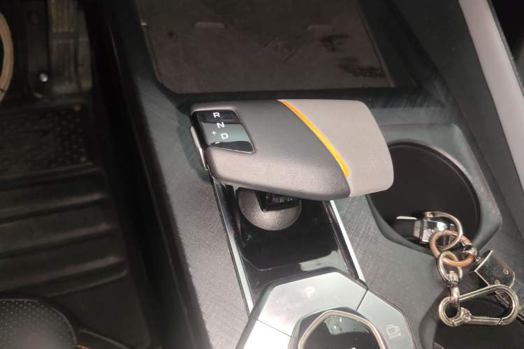 Used CHANGAN UNI-V 2022 1.5T Prestige Version Gear Lever