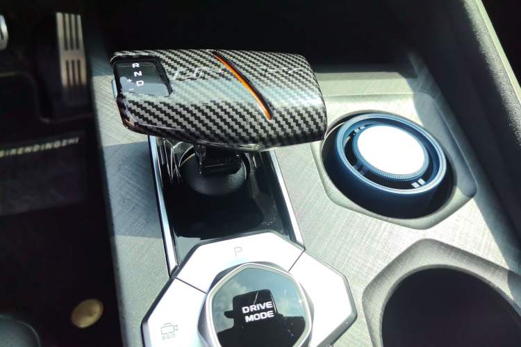 Used CHANGAN UNI-V 2022 1.5T Sport Edition Gear Lever