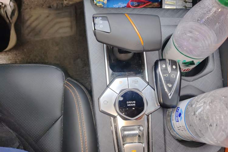 Used CHANGAN UNI-V 2022 1.5T Smart Navigation Version Gear Lever