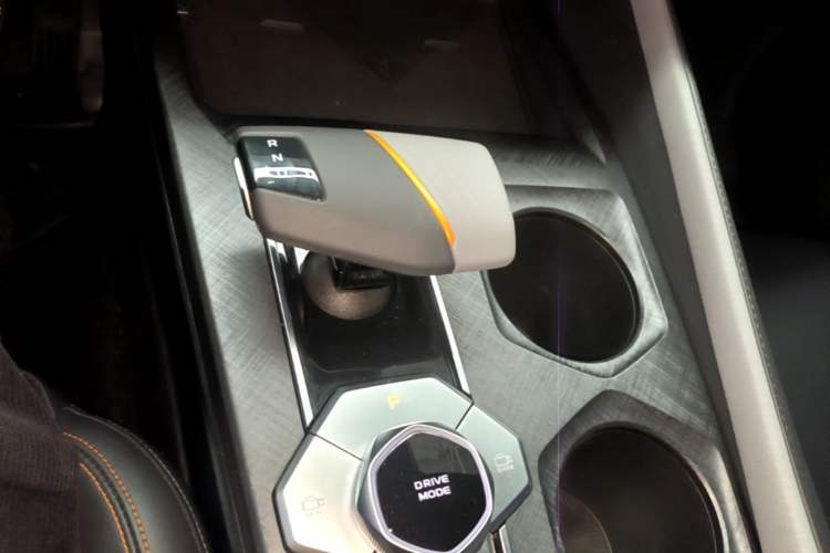 Used CHANGAN UNI-V 2022 1.5T Prestige Version Gear Lever