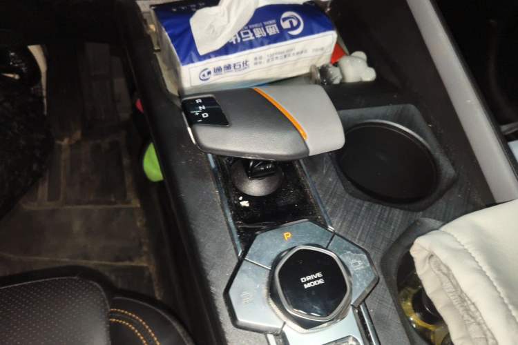 Used CHANGAN UNI-V 2022 1.5T Prestige Version Gear Lever