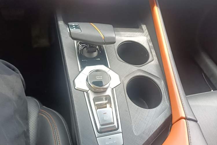 Used CHANGAN UNI-V 2022 1.5T Prestige Version Gear Lever