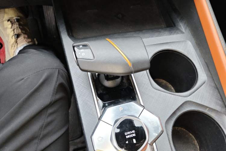 Used CHANGAN UNI-V 2022 1.5T Prestige Version Gear Lever