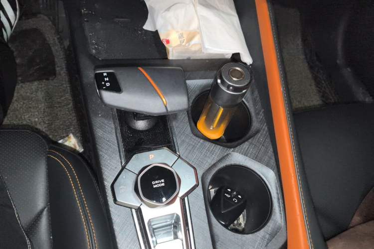 Used CHANGAN UNI-V 2022 1.5T Prestige Version Gear Lever
