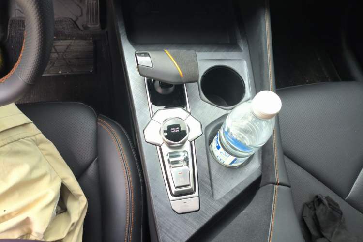Used CHANGAN UNI-V 2022 1.5T Sport Edition Gear Lever