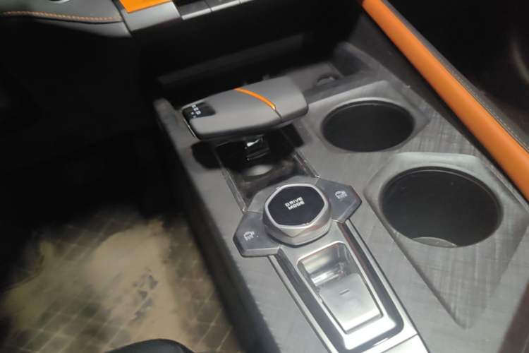 Used CHANGAN UNI-V 2022 1.5T Prestige Version Gear Lever