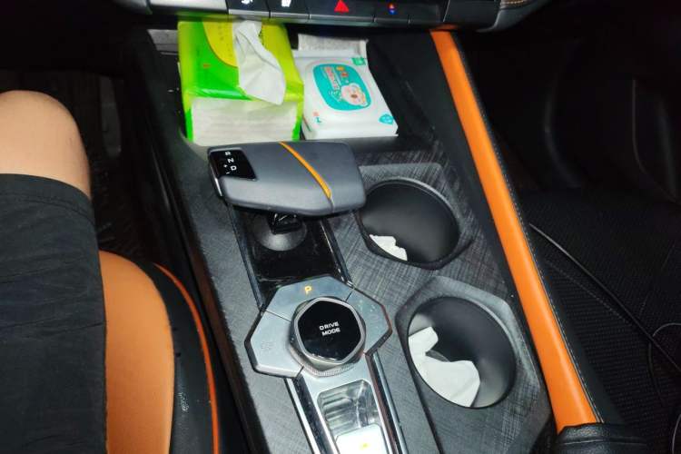 Used CHANGAN UNI-V 2022 1.5T Prestige Version Gear Lever