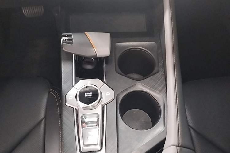 Used CHANGAN UNI-V 2022 1.5T Prestige Version Gear Lever