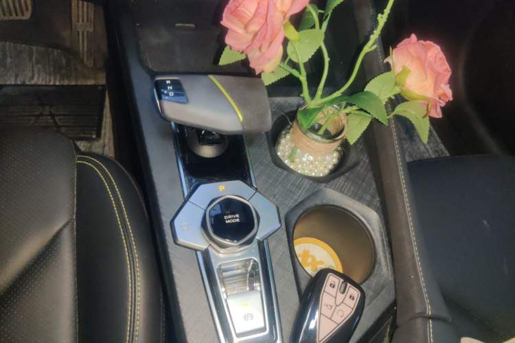 Used CHANGAN UNI-V 2022 1.5T Sport Edition Gear Lever
