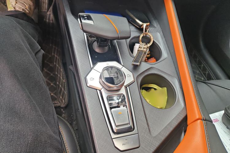 Used CHANGAN UNI-V 2022 1.5T Prestige Version Gear Lever