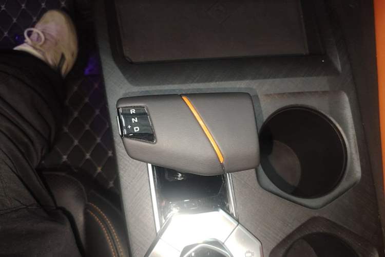 Used CHANGAN UNI-V 2022 1.5T Prestige Version Gear Lever