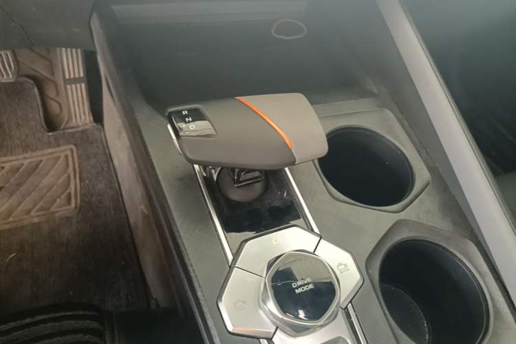 Used CHANGAN UNI-V 2022 1.5T Prestige Version Gear Lever