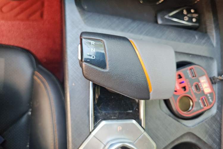 Used CHANGAN UNI-V 2022 1.5T Prestige Version Gear Lever