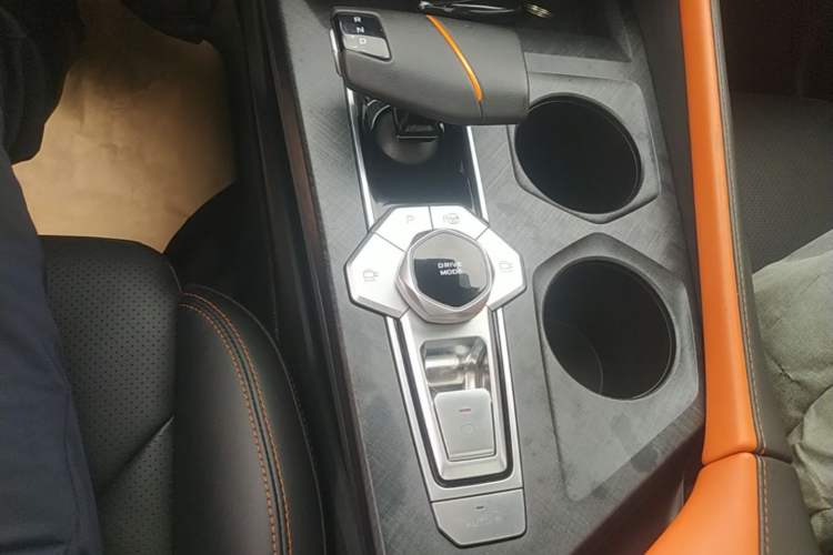 Used CHANGAN UNI-V 2022 1.5T Smart Navigation Version Gear Lever