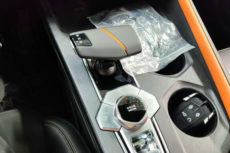 Used CHANGAN UNI-V 2022 1.5T Prestige Version Gear Lever