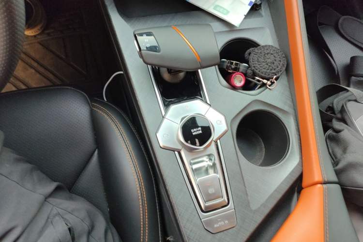 Used CHANGAN UNI-V 2022 1.5T Prestige Version Gear Lever