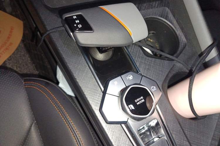 Used CHANGAN UNI-V 2022 1.5T Smart Navigation Version Gear Lever
