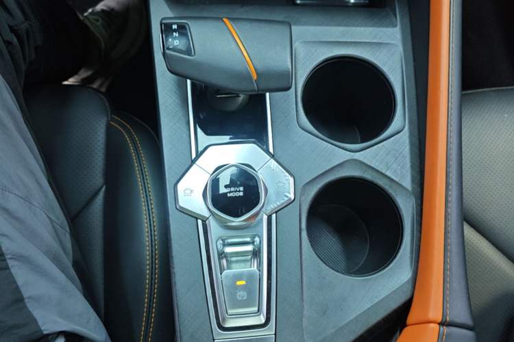 Used CHANGAN UNI-V 2022 1.5T Prestige Version Gear Lever