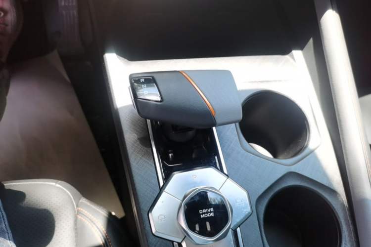Used CHANGAN UNI-V 2022 1.5T Prestige Version Gear Lever