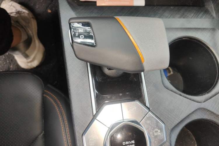 Used CHANGAN UNI-V 2022 1.5T Smart Navigation Version Gear Lever