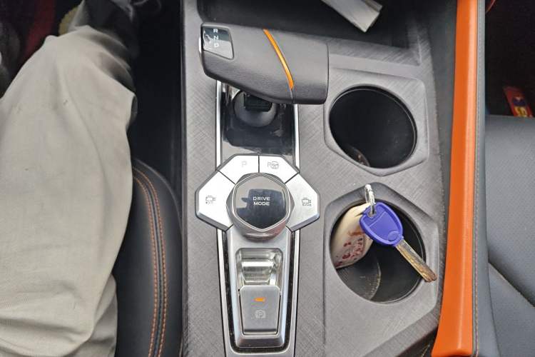 Used CHANGAN UNI-V 2022 1.5T Smart Navigation Version Gear Lever
