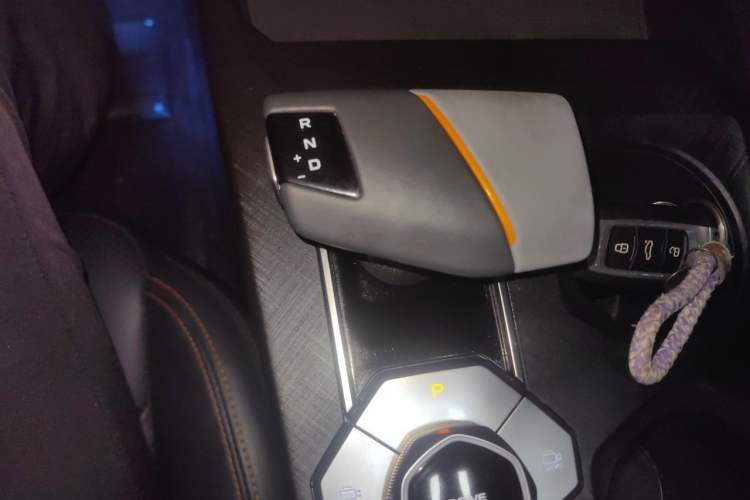 Used CHANGAN UNI-V 2022 1.5T Prestige Version Gear Lever