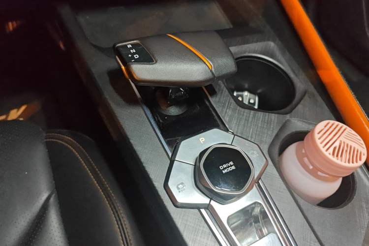 Used CHANGAN UNI-V 2022 1.5T Prestige Version Gear Lever