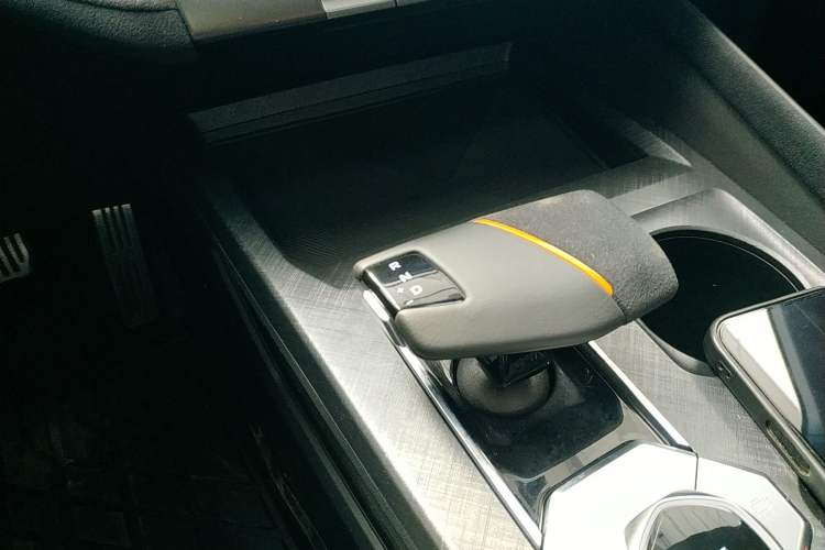 Used CHANGAN UNI-V 2022 2.0T Sporty Version Gear Lever