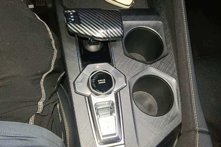 Used CHANGAN UNI-V 2022 1.5T Sport Edition Gear Lever