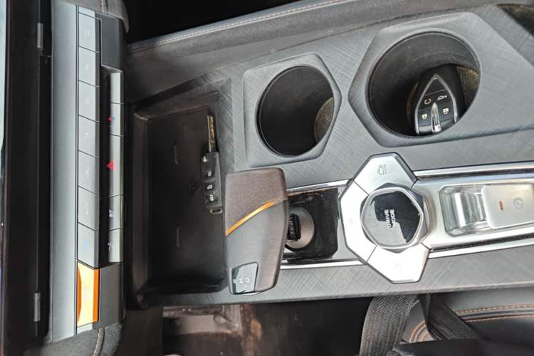 Used CHANGAN UNI-V 2022 1.5T Sport Edition Gear Lever