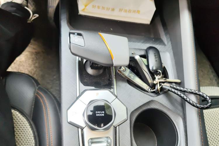 Used CHANGAN UNI-V 2022 1.5T Prestige Version Gear Lever