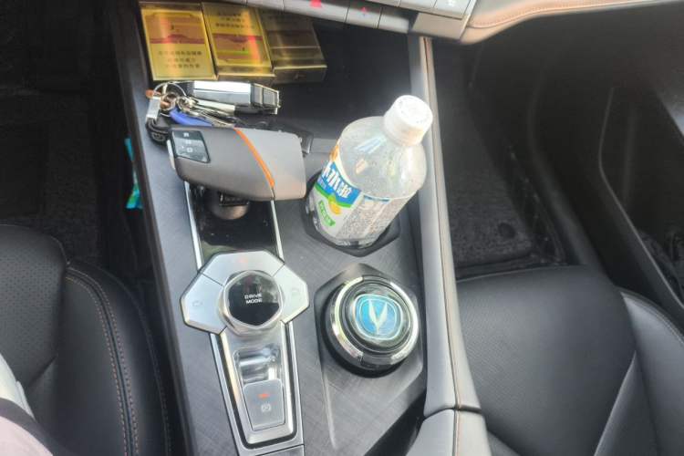 Used CHANGAN UNI-V 2022 1.5T Prestige Version Gear Lever