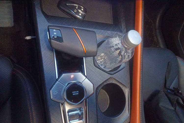 Used CHANGAN UNI-V 2022 1.5T Prestige Version Gear Lever