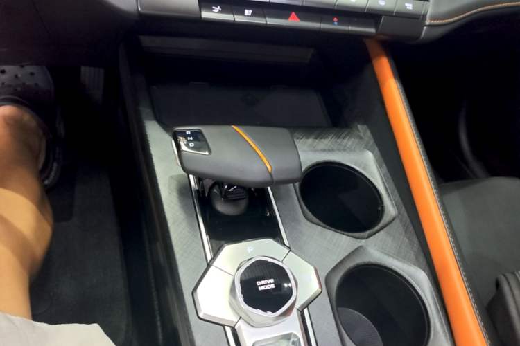 Used CHANGAN UNI-V 2022 1.5T Prestige Version Gear Lever