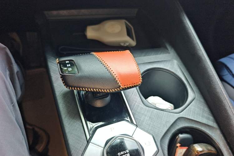 Used CHANGAN UNI-V 2022 1.5T Sport Edition Gear Lever