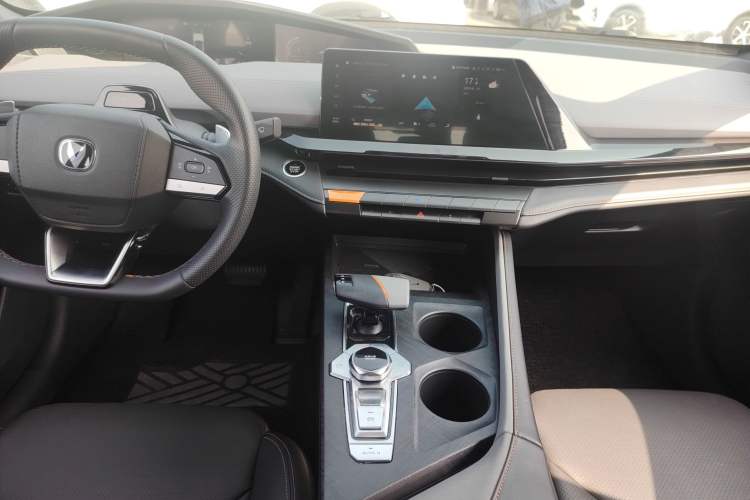 Used CHANGAN UNI-V 2022 1.5T Smart Navigation Version Gear Lever