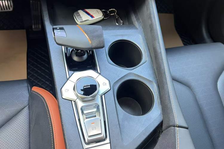 Used CHANGAN UNI-V 2022 2.0T Leading-Speed Edition Gear Lever