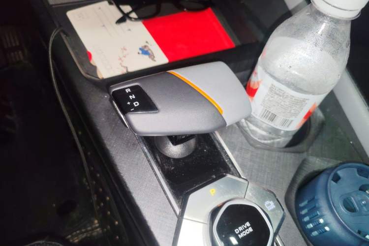 Used CHANGAN UNI-V 2022 1.5T Prestige Version Gear Lever