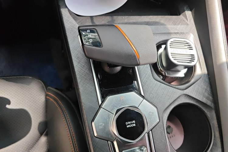 Used CHANGAN UNI-V 2022 1.5T Prestige Version Gear Lever