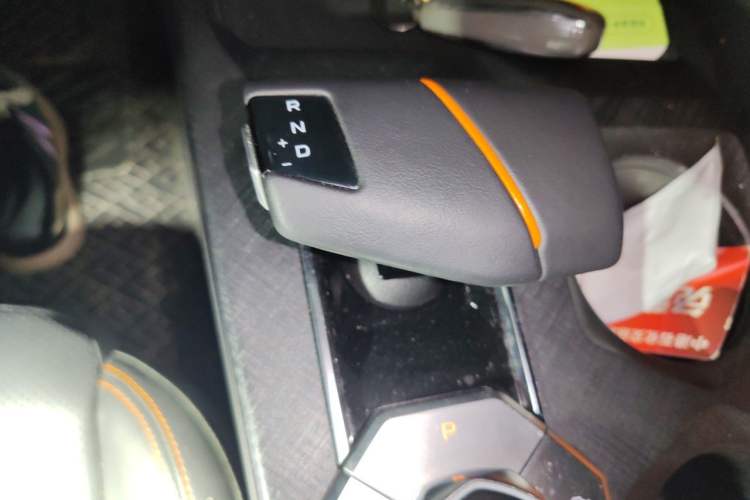 Used CHANGAN UNI-V 2022 1.5T Prestige Version Gear Lever