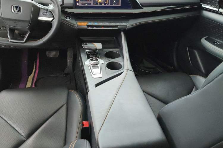 Used CHANGAN UNI-V 2022 1.5T Prestige Version Gear Lever