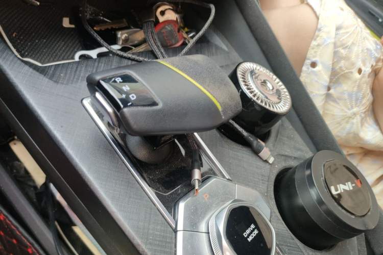 Used CHANGAN UNI-V 2022 1.5T Sport Edition Gear Lever