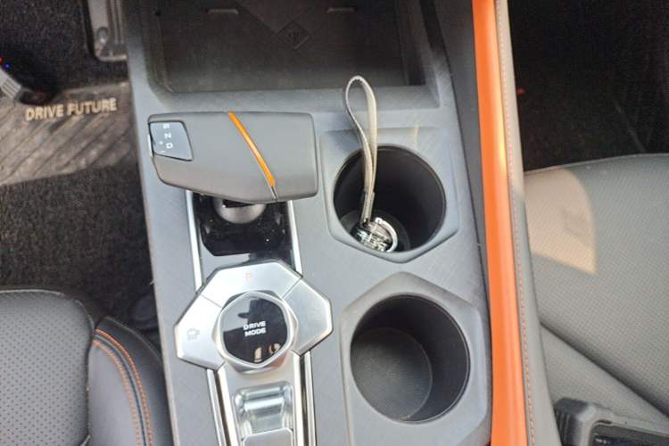 Used CHANGAN UNI-V 2022 1.5T Prestige Version Gear Lever