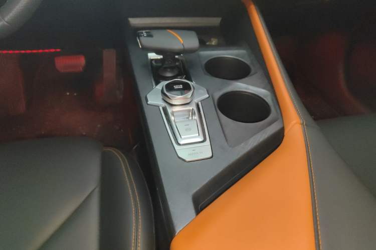 Used CHANGAN UNI-V 2022 1.5T Prestige Version Gear Lever