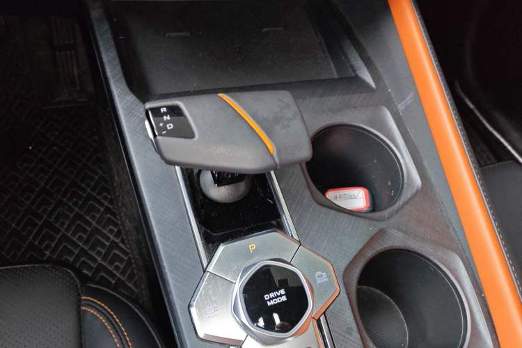 Used CHANGAN UNI-V 2022 1.5T Prestige Version Gear Lever