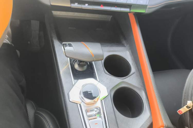 Used CHANGAN UNI-V 2022 1.5T Prestige Version Gear Lever